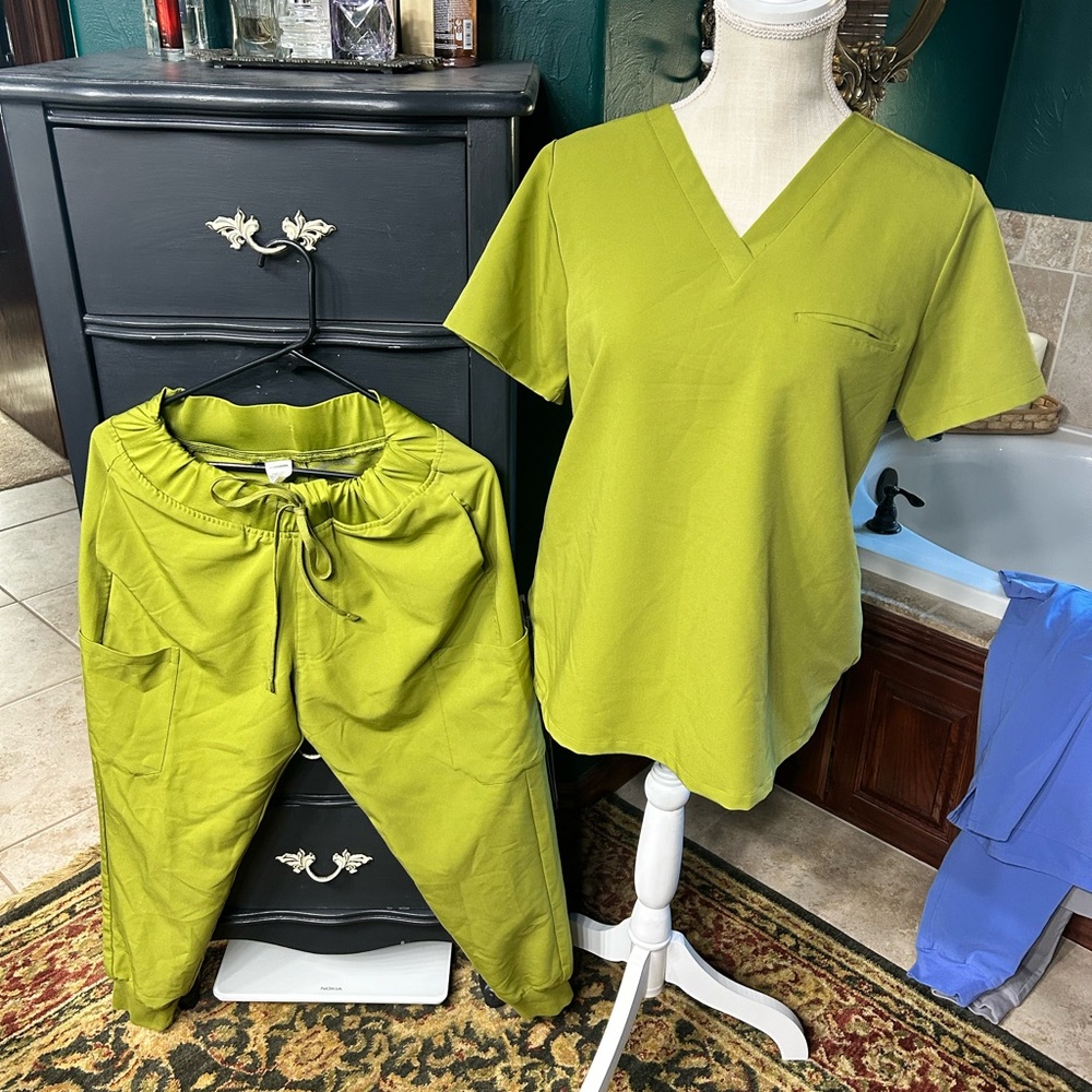 Matcha Green mandala Women's Scrub Set sz m/p